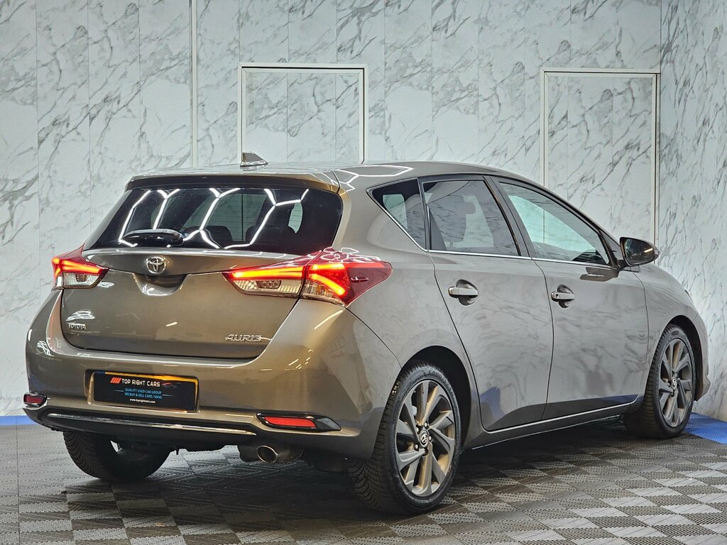 Toyota Auris Hatchback Black #7