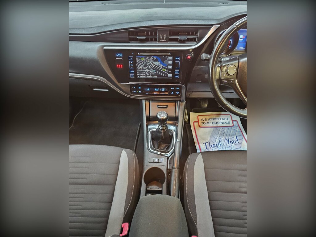 Toyota Auris Hatchback Black #10