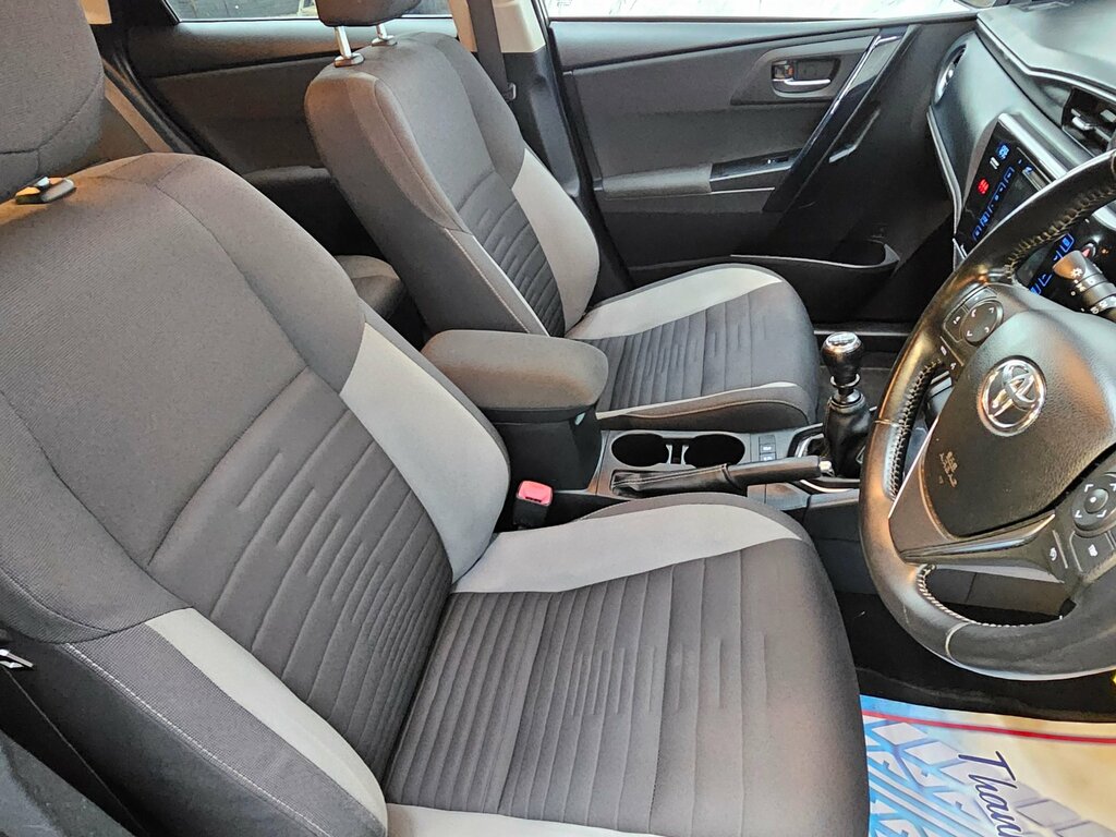 Toyota Auris Hatchback Black #14