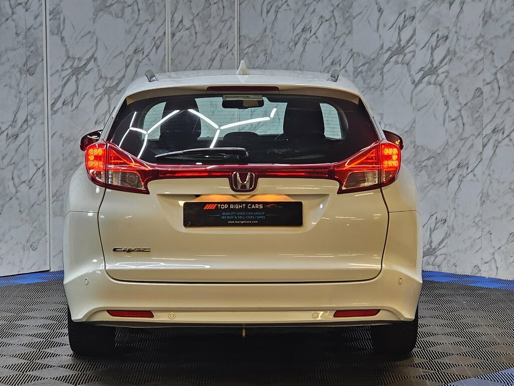 Honda Civic 1.6 I-dtec Se Plus Tourer Ss 120 Ps Diese White #4