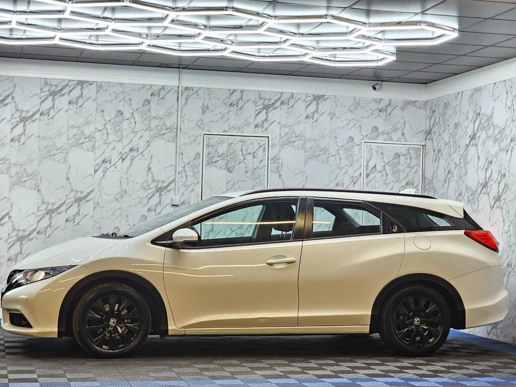 Honda Civic 1.6 I-dtec Se Plus Tourer Ss 120 Ps Diese White #6