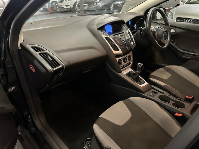 Ford Focus 1.6 Zetec Hatchback Silver #6