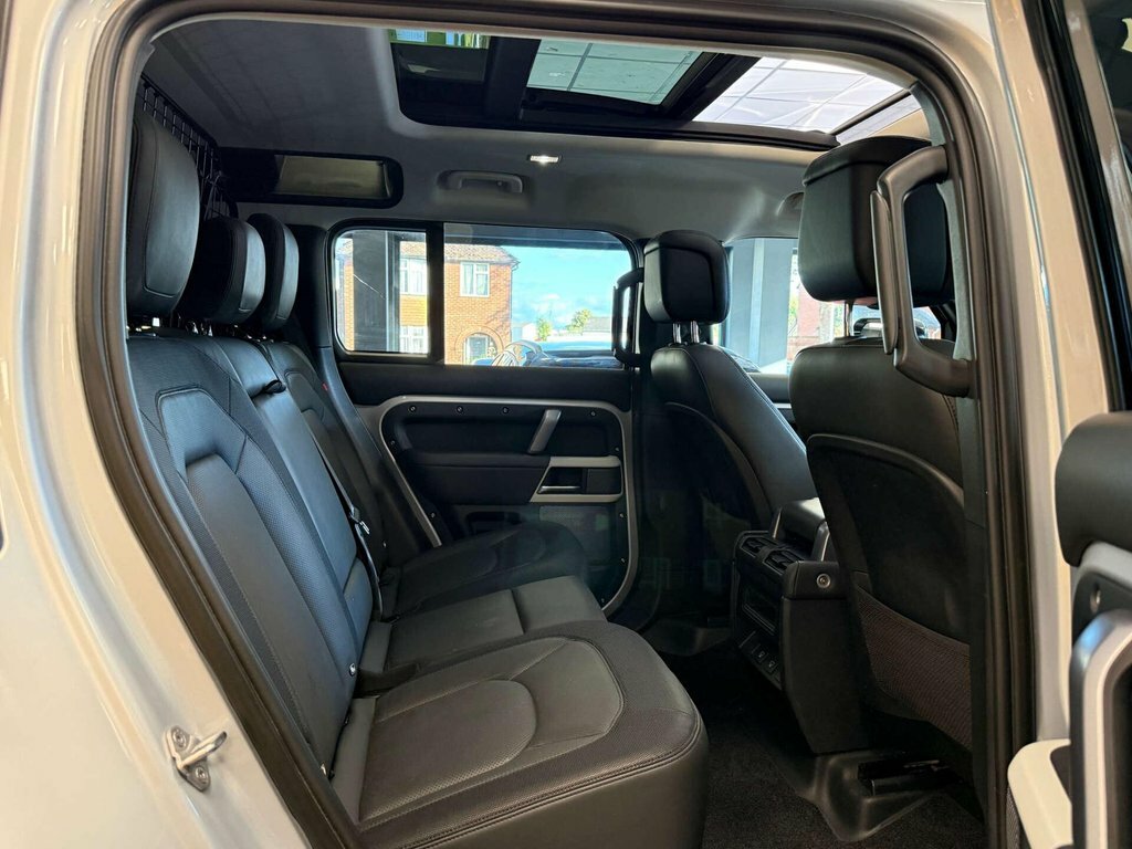 Land Rover Defender 3.0 D250 X-dynamic Se 90 Black #10