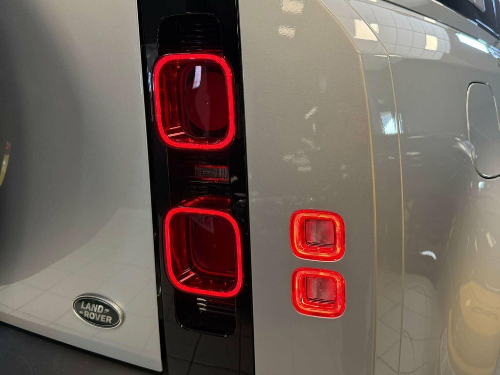 Land Rover Defender 3.0 D250 X-dynamic Se 90 Black #20
