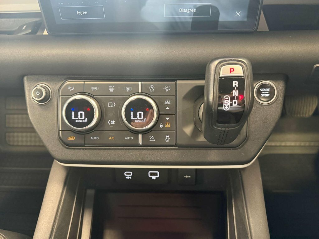 Land Rover Defender 2.0 Se 237 Bhp Silver #34