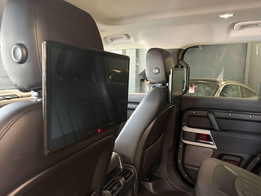 Land Rover Defender 2.0 Se 237 Bhp Silver #13