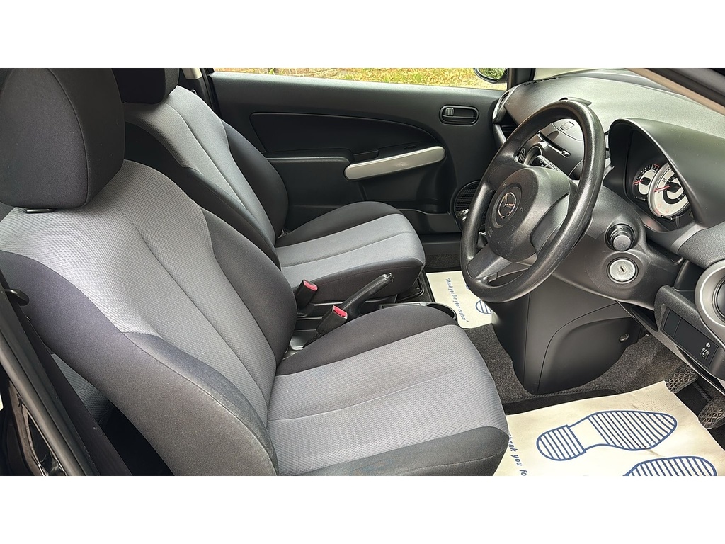 Mazda 2 1.5 Sport Euro  #9