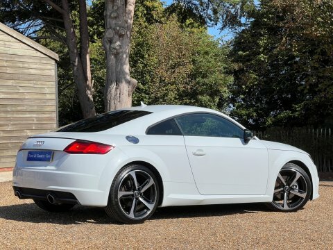 Audi TT 1.8 Tfsi Black White #4