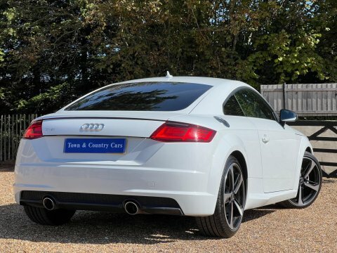 Audi TT 1.8 Tfsi Black White #5