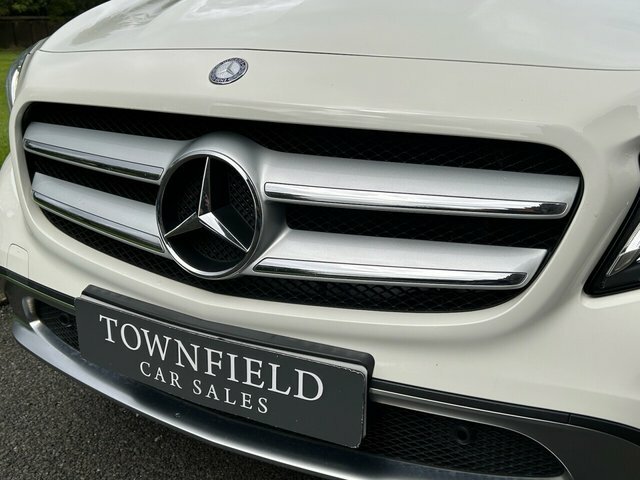 Mercedes-Benz GLA Class  Red #23