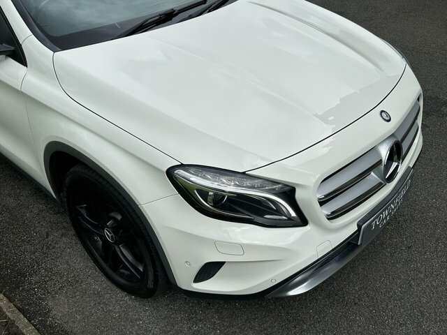 Mercedes-Benz GLA Class  Red #20