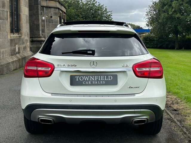 Mercedes-Benz GLA Class  Red #13