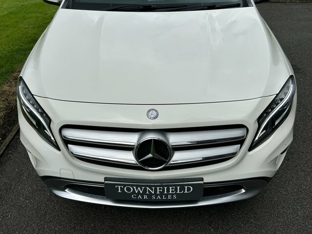 Mercedes-Benz GLA Class  Red #21