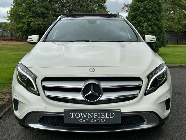 Mercedes-Benz GLA Class 2.1 Gla220 Cdi Sport Suv 7G-dct 4Matic White #2