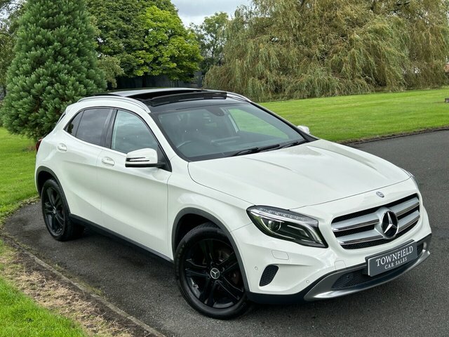 Mercedes-Benz GLA Class  Red #38