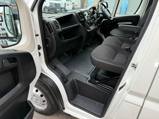 Peugeot Boxer Professional White #18