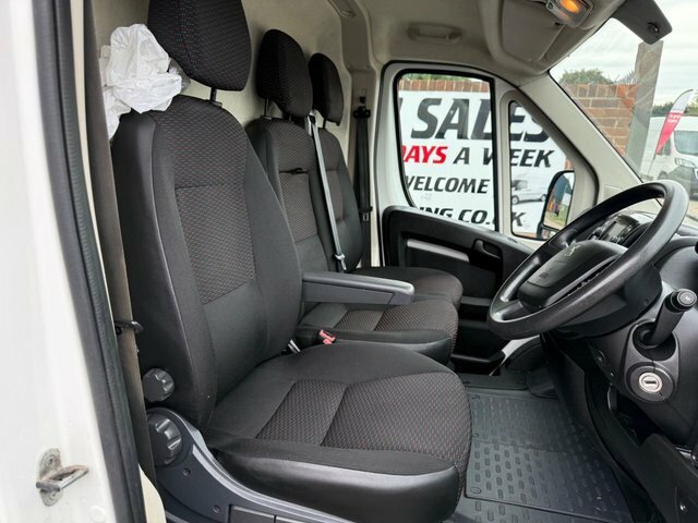 Peugeot Boxer Professional White #15