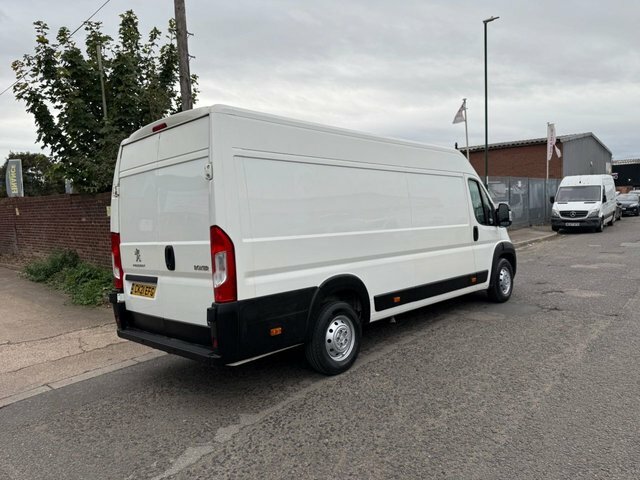 Peugeot Boxer Professional White #9