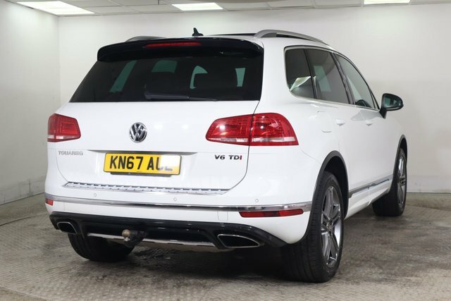 Volkswagen Touareg 3.0 Tdi V6 R-line Suv Tiptronic 4Wd Eur White #4
