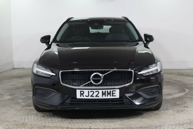 Volvo V60 2.0 B3 Mhev Momentum Estate Hybrid Dct Black #2