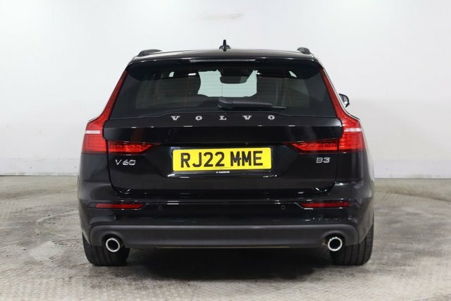 Volvo V60 2.0 B3 Mhev Momentum Estate Hybrid Dct Black #5
