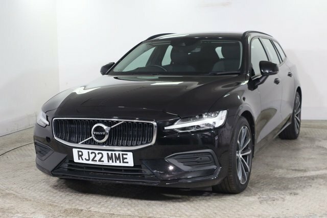 Volvo V60 2.0 B3 Mhev Momentum Estate Hybrid Dct Black #3