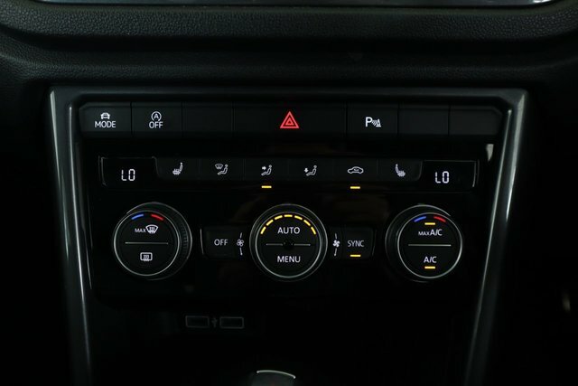 Volkswagen T-Roc Black #26