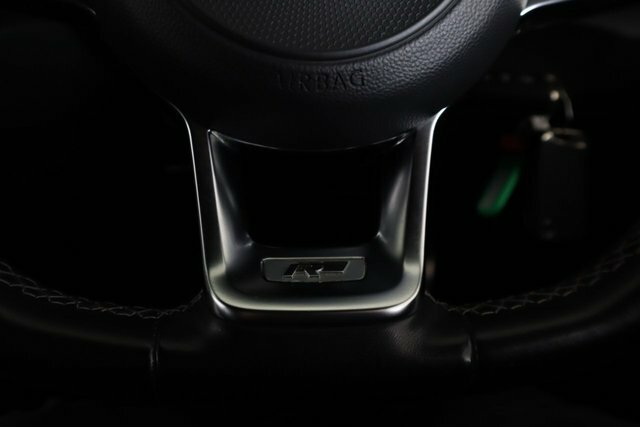 Volkswagen T-Roc Black #23