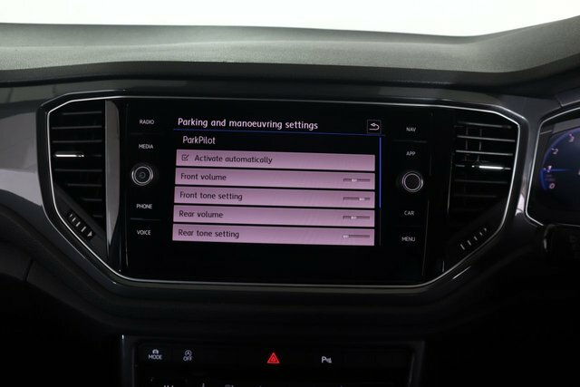 Volkswagen T-Roc Black #43