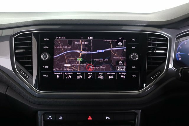 Volkswagen T-Roc Black #32