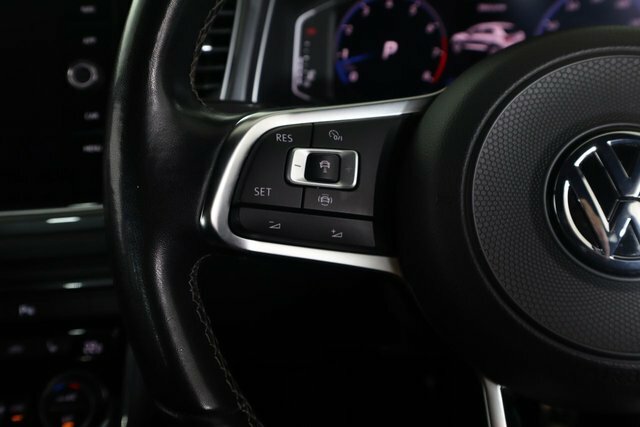 Volkswagen T-Roc Black #22