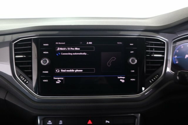 Volkswagen T-Roc Black #31
