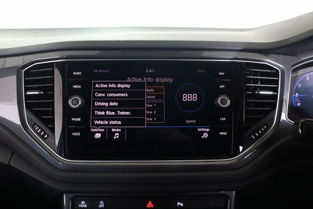 Volkswagen T-Roc Black #34