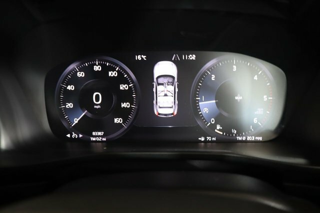 Volvo XC40 2.0 D3 R-design 148 Bhp Black #18