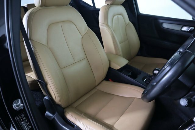 Volvo XC40 2.0 D3 R-design 148 Bhp Black #13