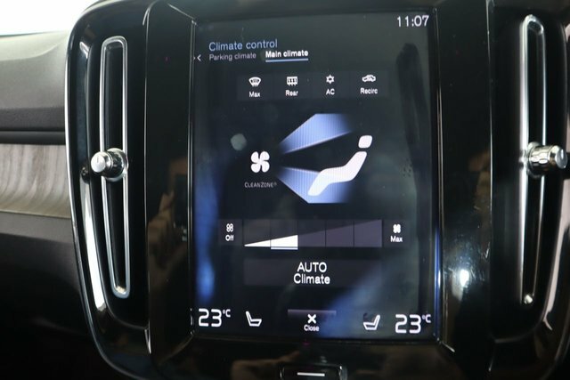 Volvo XC40 2.0 D3 R-design 148 Bhp Black #32