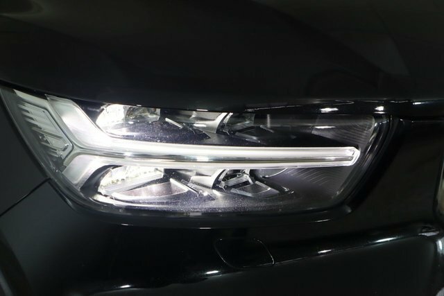 Volvo XC40 2.0 D3 R-design 148 Bhp Black #9