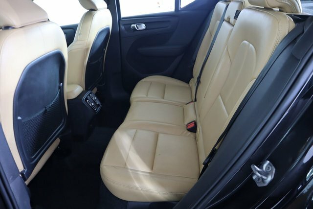 Volvo XC40 2.0 D3 R-design 148 Bhp Black #15