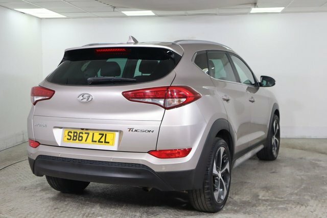 Hyundai Tucson 1.7 Crdi Blue Drive Sport Edition Suv M White #4