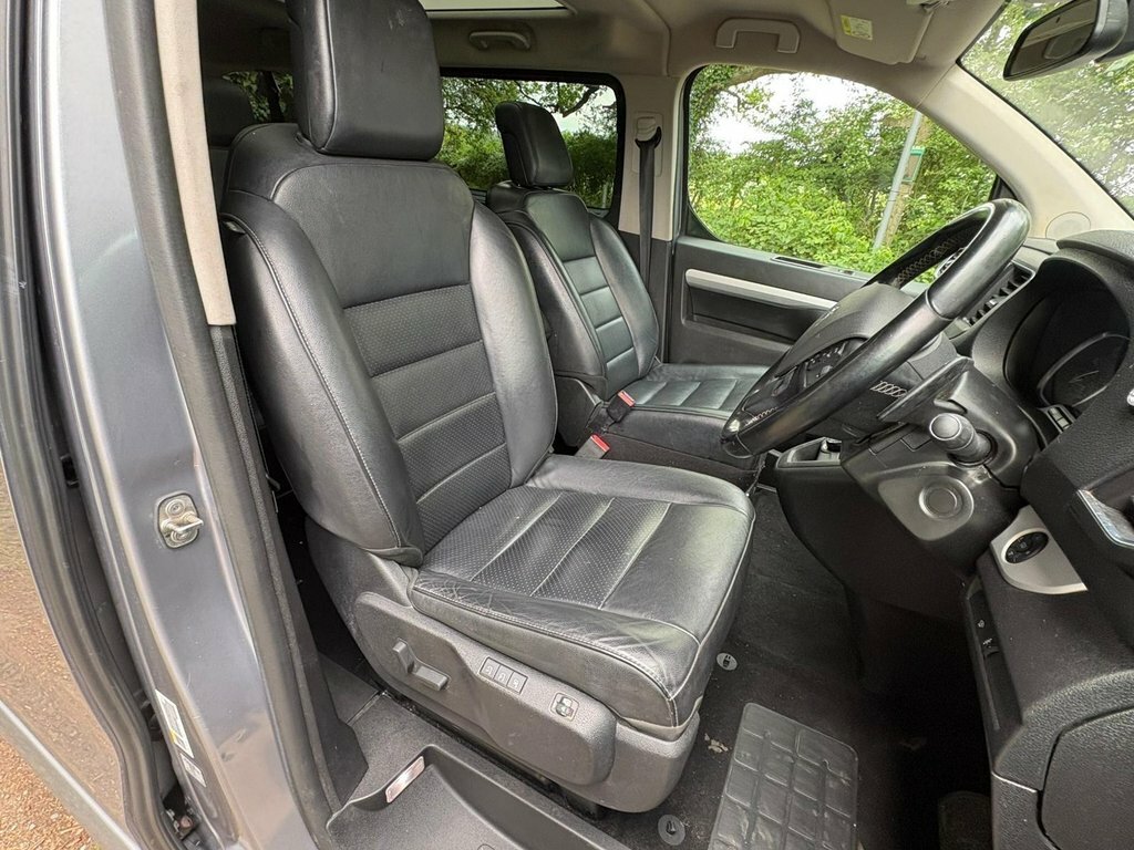 Peugeot Traveller 2L Active Red #5