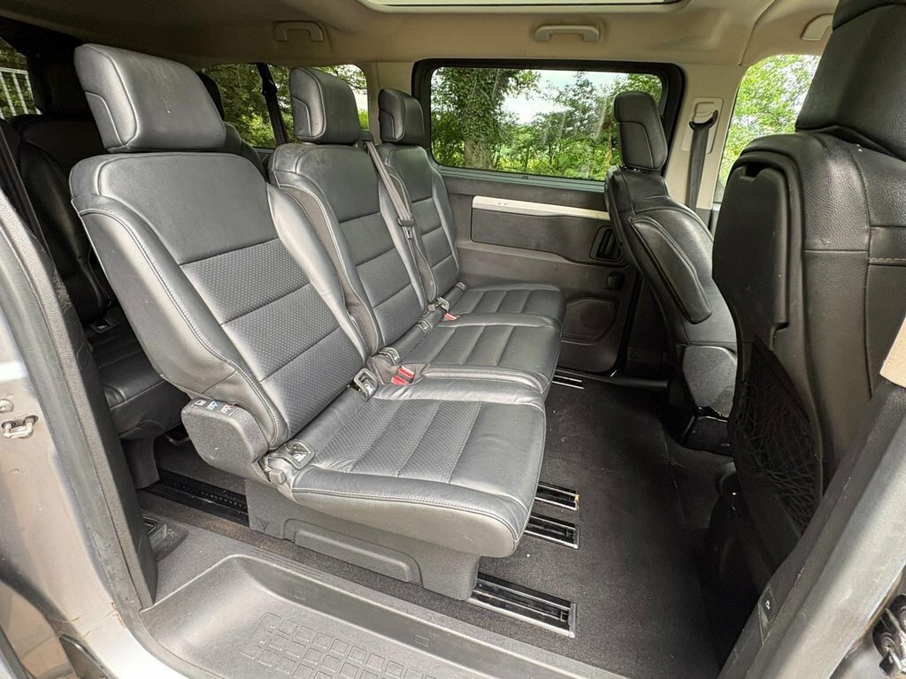 Peugeot Traveller 2L Active Red #10