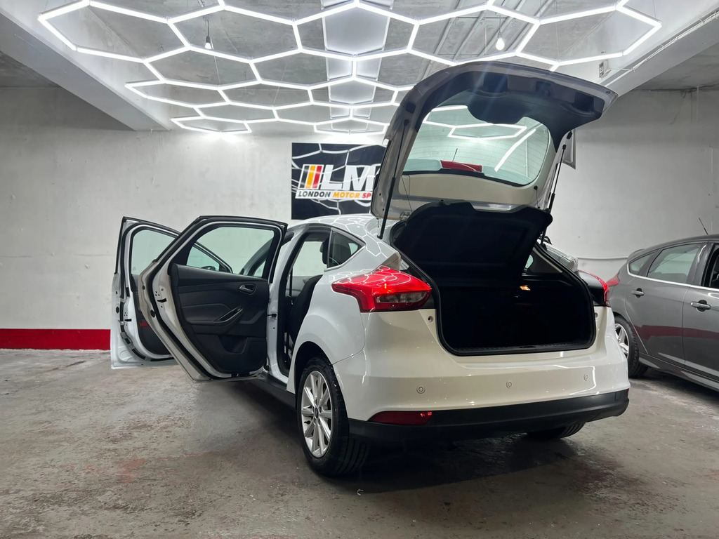 Ford Focus 1.5L Titanium X Grey #93