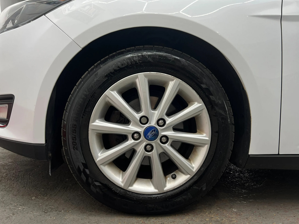 Ford Focus 1.5L Titanium X Grey #96