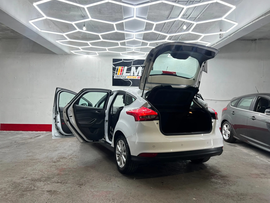 Ford Focus 1.5L Titanium X Grey #92