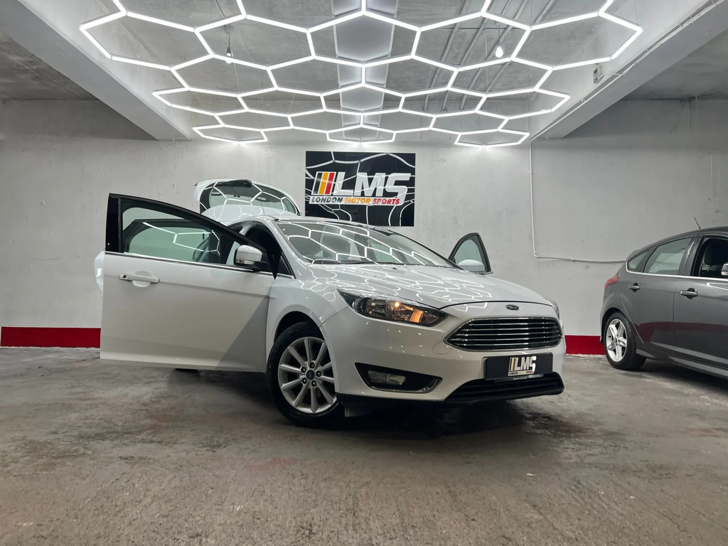 Ford Focus 1.5L Titanium X Grey #31