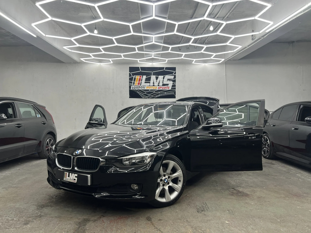 BMW 3 Series Saloon Blue #14