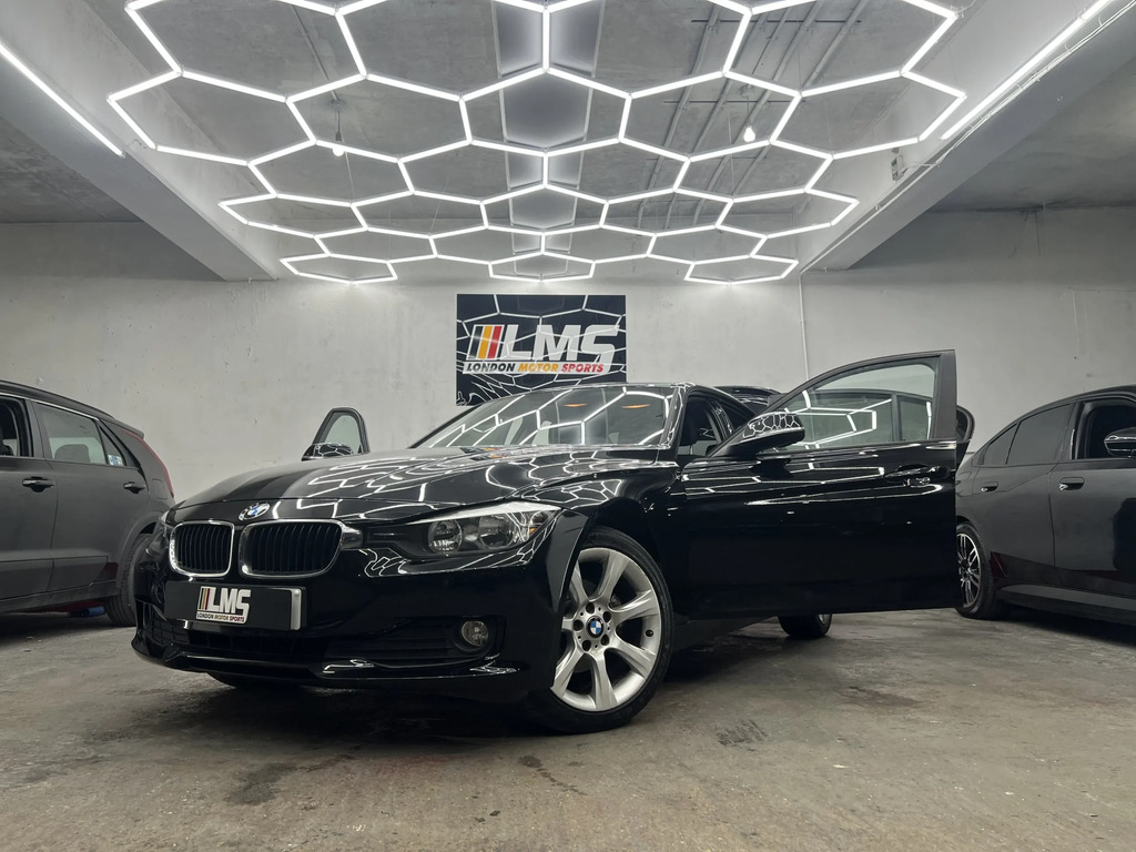 BMW 3 Series Saloon Blue #18
