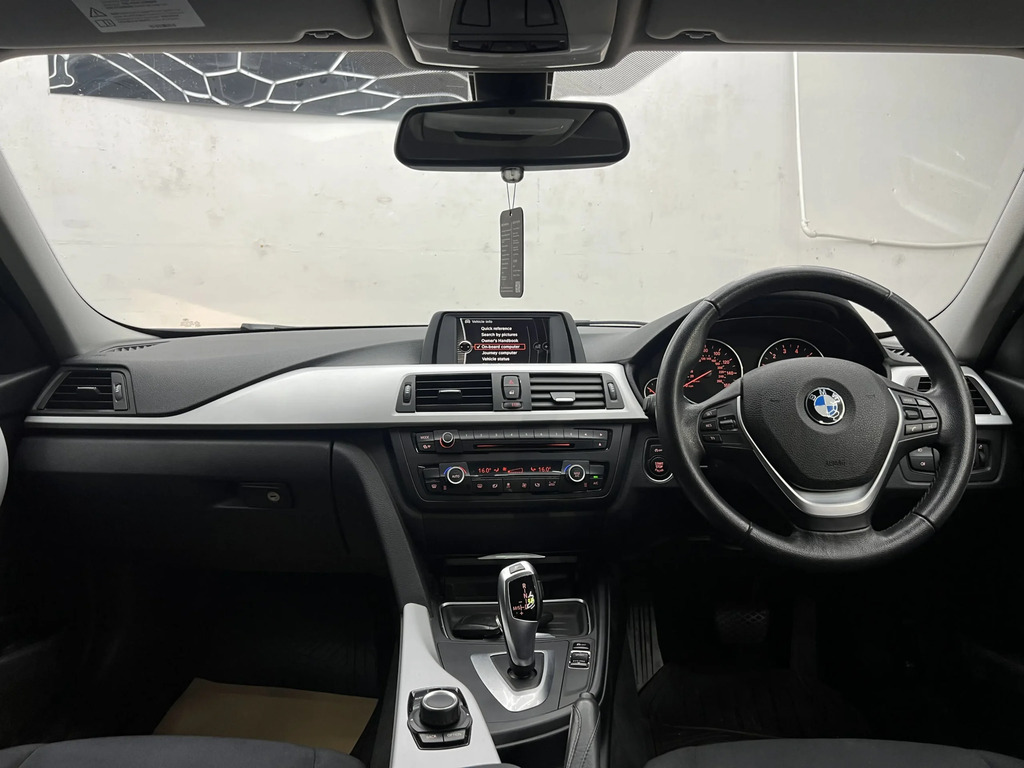 BMW 3 Series Saloon Blue #47