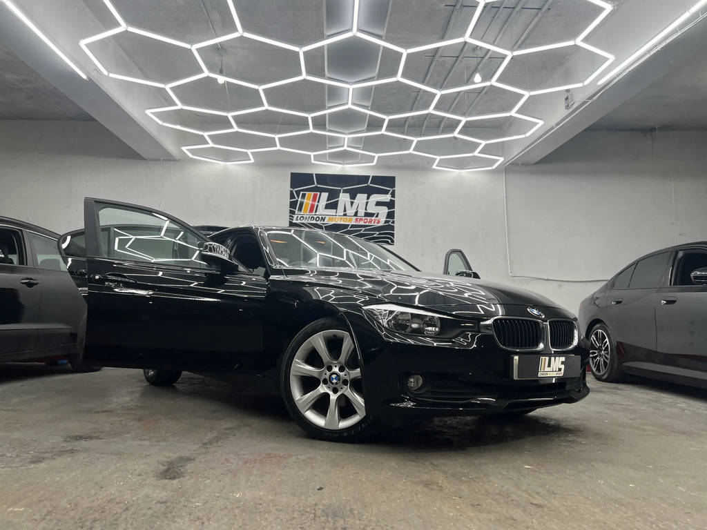 BMW 3 Series Saloon Blue #40
