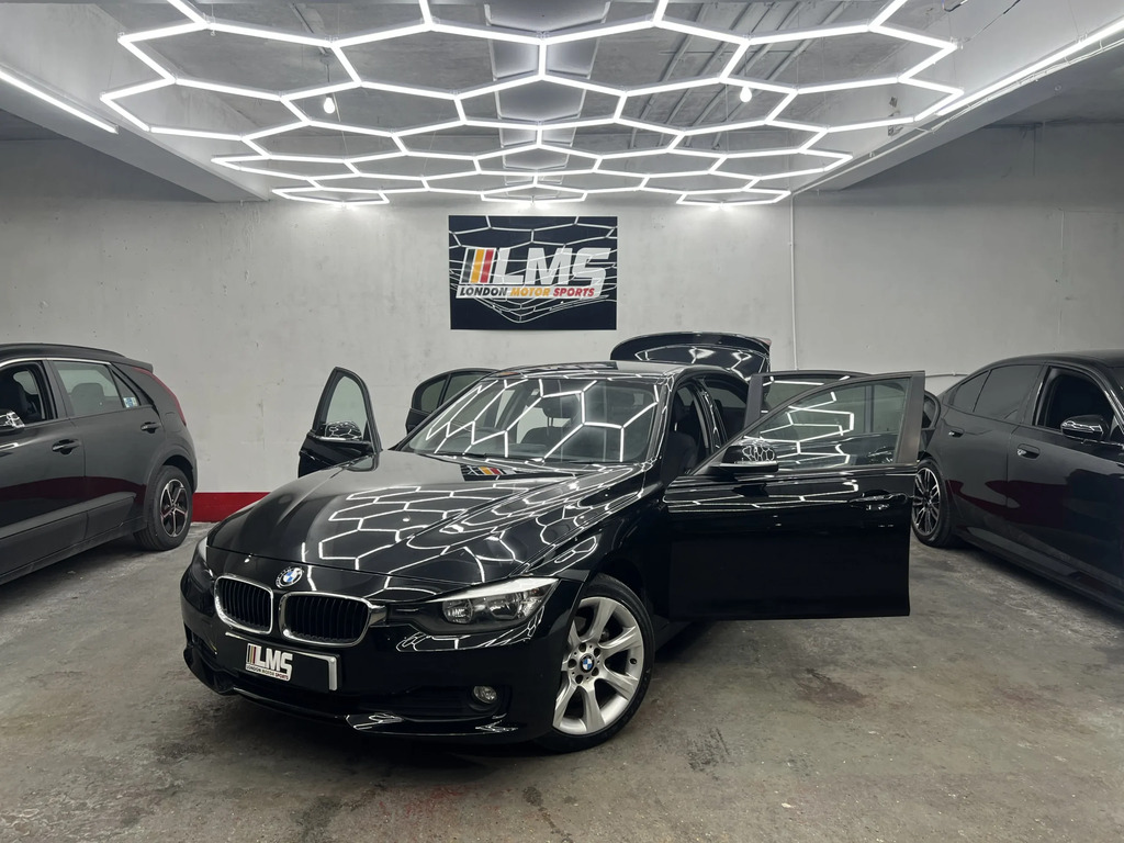BMW 3 Series Saloon Blue #16